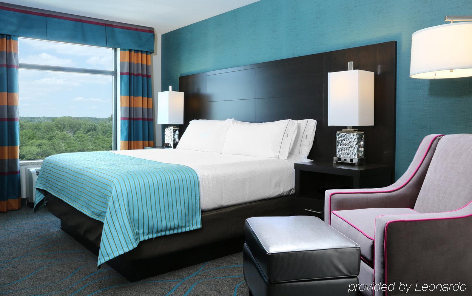 Hotel Express - Quad Cities Area By Ihg