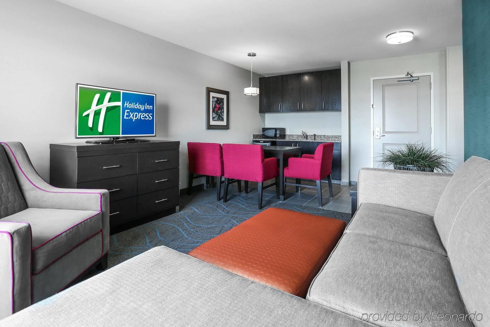 Hotel Express - Quad Cities Area By Ihg 2*